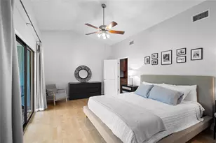 1092 Sanabel Ct NE, Saint Petersburg, FL 33702 - Photo 5