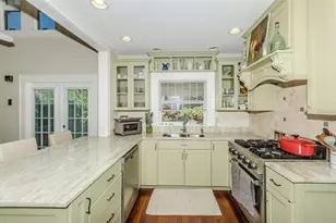 305 15th Ave Street NE, Saint Petersburg, FL 33704 - Photo 9