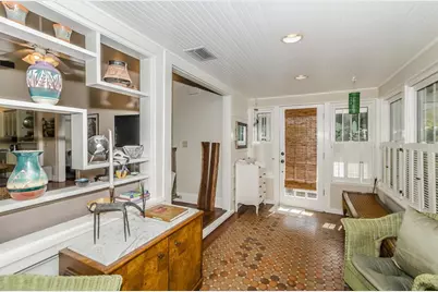 305 15th Ave Street NE, Saint Petersburg, FL 33704 - Photo 3