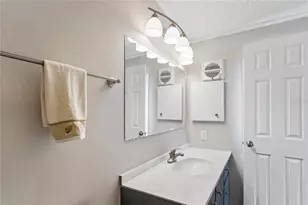 37537 Pinata Ave, Zephyrhills, FL 33541 - Photo 19