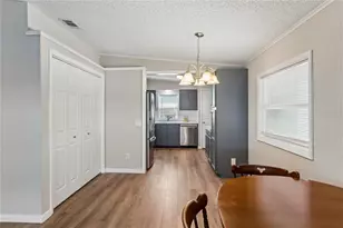 37537 Pinata Ave, Zephyrhills, FL 33541 - Photo 15