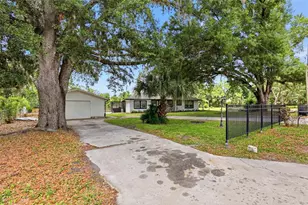 30151 Lynne Dr, Wesley Chapel, FL 33543 - Photo 5