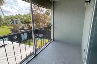 2835 Somerset Park Dr, Tampa, FL 33613 - Photo 13