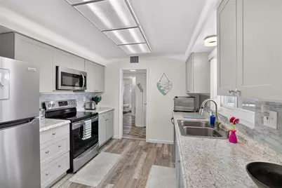 809 Oakmont Avenue, Sun City Center, FL 33573 - Photo 15