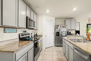 12151 Kingsley Trl, Parrish, FL 34219 - Photo 11