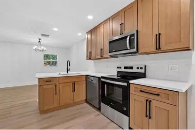 5518 Pine Circle NE, Saint Petersburg, FL 33703 - Photo 5