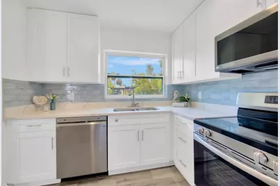 9935 River Drive, Gibsonton, FL 33534 - Photo 9