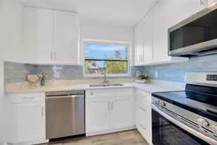 9935 River Dr, Gibsonton, FL 33534 - Photo 9