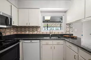 7635 Deleon Ct, Tampa, FL 33615 - Photo 15