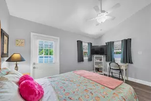 819 10th St SW, Largo, FL 33770 - Photo 39