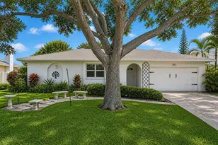8083 Bayhaven Dr, Seminole, FL 33776 - Photo 3