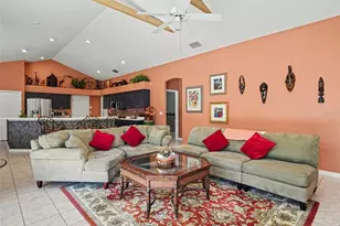 7219 Coachlight St, Sarasota, FL 34243 - Photo 11