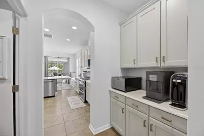 8115 Savannah Point Court, Tampa, FL 33647 - Photo 13
