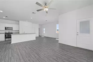 580 Bay Leaf Dr, Poinciana, FL 34759 - Photo 7