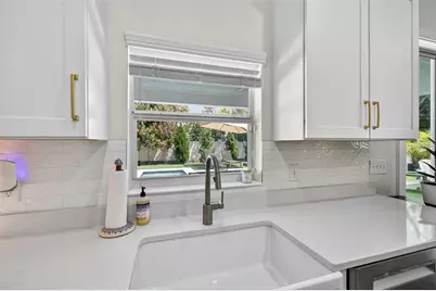 1031 W Alfred Street, Tampa, FL 33603 - Photo 17