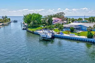 563 Lewis Blvd SE, Saint Petersburg, FL 33705 - Photo 1