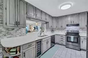 563 Lewis Blvd SE, Saint Petersburg, FL 33705 - Photo 13
