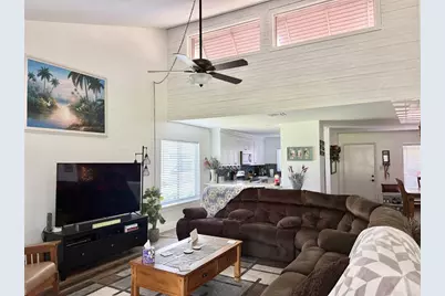 207 Granada Court N, Plant City, FL 33566 - Photo 13