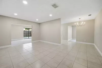 4017 Braesgate Lane, Tampa, FL 33624 - Photo 5