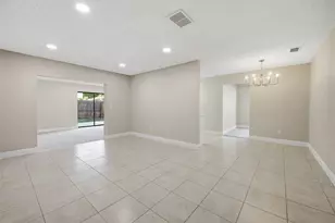 4017 Braesgate Ln, Tampa, FL 33624 - Photo 5