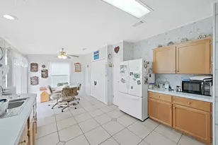 37701 Newal Ave, Zephyrhills, FL 33542 - Photo 45