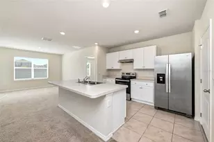 2725 Dumont Ln, Tavares, FL 32778 - Photo 11