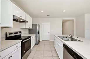 2725 Dumont Ln, Tavares, FL 32778 - Photo 15