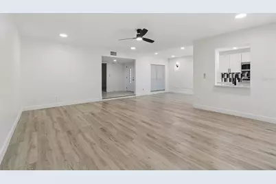 13934 Clubhouse Circle #8, Tampa, FL 33618 - Photo 7