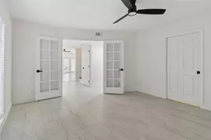 13934 Clubhouse Cir, Tampa, FL 33618 - Photo 27
