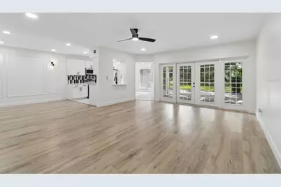 13934 Clubhouse Circle #8, Tampa, FL 33618 - Photo 17