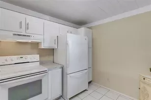 14130 Rosemary Ln, Largo, FL 33774 - Photo 7