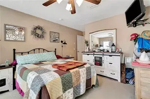 213 Drawbridge Ln, Valrico, FL 33594 - Photo 19