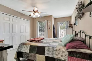 213 Drawbridge Ln, Valrico, FL 33594 - Photo 11