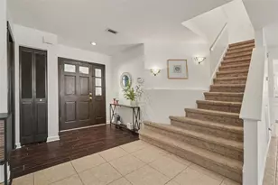 9758 Fox Hollow Rd, Tampa, FL 33647 - Photo 7