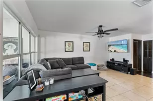 9758 Fox Hollow Rd, Tampa, FL 33647 - Photo 7