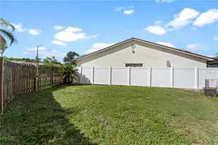 9758 Fox Hollow Rd, Tampa, FL 33647 - Photo 37