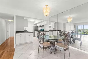 10355 Paradise Blvd, Treasure Island, FL 33706 - Photo 7