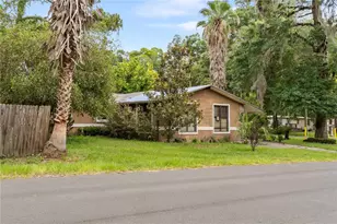 717 NW 253rd St, Newberry, FL 32669 - Photo 3