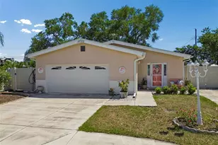 10572 Blossom Lake Dr, Seminole, FL 33772 - Photo 1