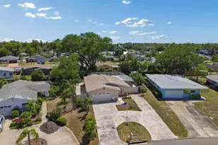 10572 Blossom Lake Dr, Seminole, FL 33772 - Photo 37
