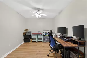 37604 Aaralyn Rd, Zephyrhills, FL 33542 - Photo 23