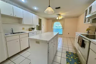 701 Spicewood Dr, Lakeland, FL 33801 - Photo 5