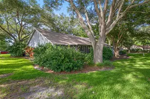 2668 Bentley Dr, Palm Harbor, FL 34684 - Photo 25