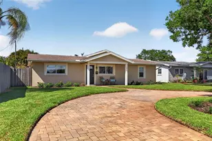 413 43rd Ave NE, Saint Petersburg, FL 33703 - Photo 3