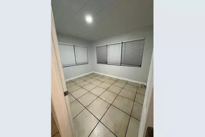 121 33rd Avenue E, Bradenton, FL 34208 - Photo 11