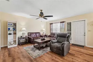 1904 Canterbury Ln, Sun City Center, FL 33573 - Photo 9