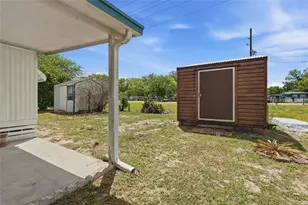 37622 March Ln, Zephyrhills, FL 33541 - Photo 13