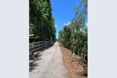 15617 Casey Road, Tampa, FL 33624 - Photo 13