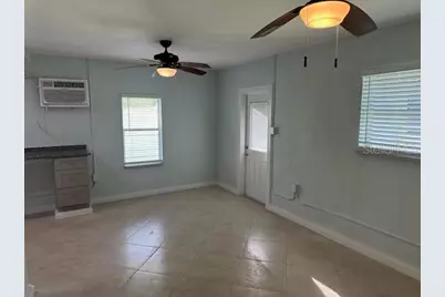 61 81st Avenue #2, Treasure Island, FL 33706 - Photo 5