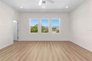 4234 4th St S, Saint Petersburg, FL 33705 - Photo 9